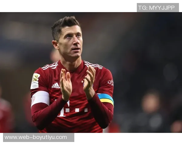 莱万连续两场西甲替补赛后不满率先离开诺坎普引发关注